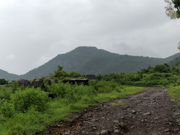 trail-towards-asawa-fort