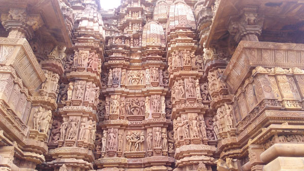 Carving-at-Khajuraho-western-group-of-temple