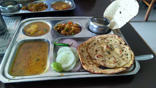 marwari-bhoj-lunch-plate