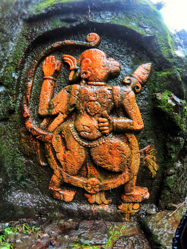hanuman-carving-at-visapur-fort