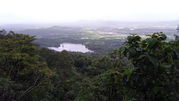 heart-shaped-lake-at-Kohoj-fort