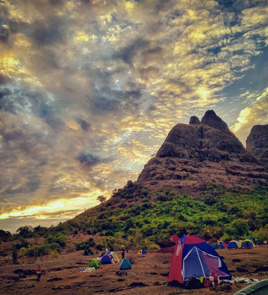 left-is-kalavantin-right-is-prabalgad