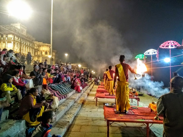 varanasi-ganga-aarti-trekraw